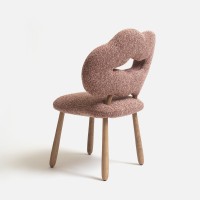 <a href="https://www.galeriegosserez.com/artistes/donnersberg-emma.html">Emma Donnersberg</a> - Cloud Chair Cirrus - Chêne/Amanda